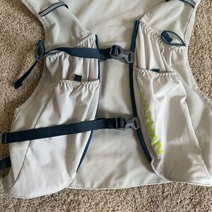 Nathan hydration running vest. Size small. Adjustable.
